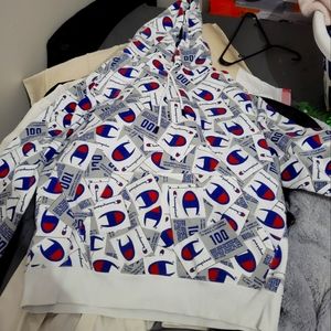 Mens size XL but fits like a medium for some reason Chamion reverse weave hoodie